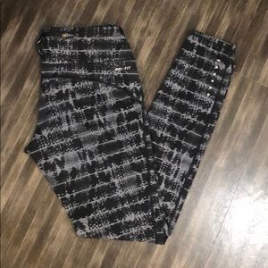 NIKE Women’s Leggings
